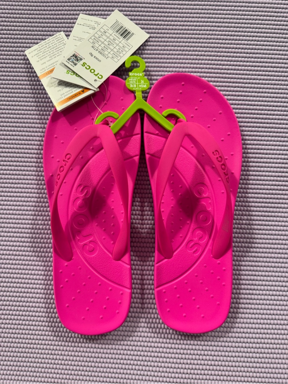 NWT Crocs Flip Flops In Pink Crush / Electric Pink - Size W8